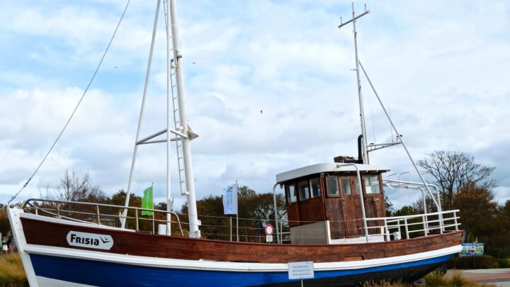 Schiff Frisia in Norddeich